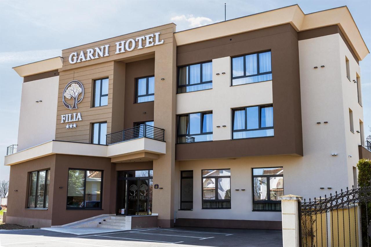 New Garni Hotel Filia Nova Pazova Екстериор снимка